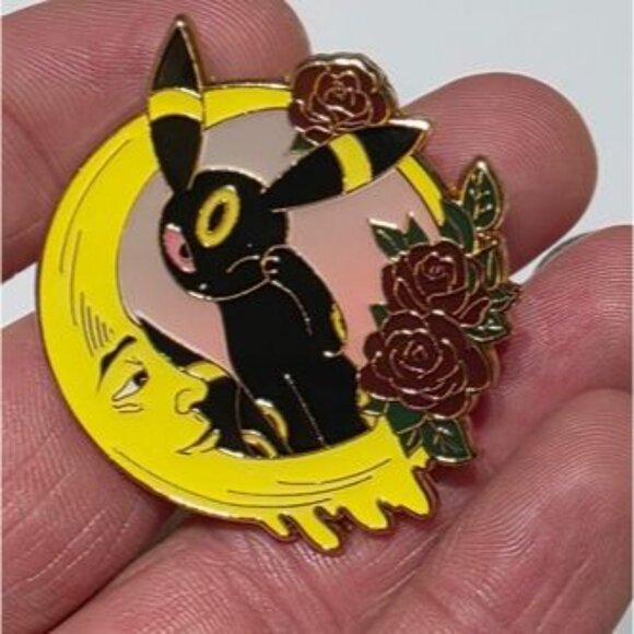 Umbreon Moonlit Rose Pokémon Enamel Pin – Dark Type Collector’s Treasure - Picture 2 of 4